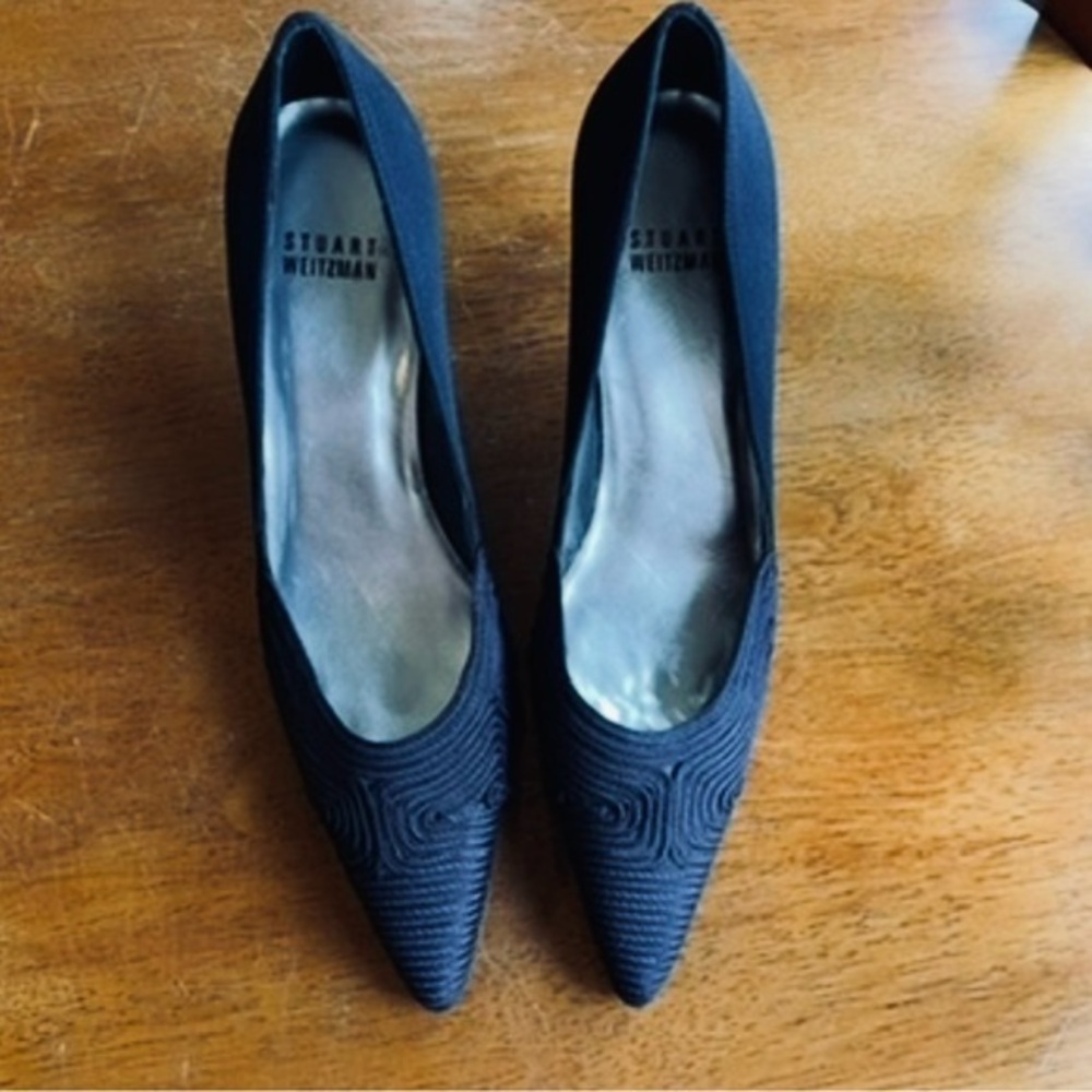 Stuart Weitzman Embroidered Dark Navy Liw Heeled Pumps. NWOB Sz 6 Leather Soles